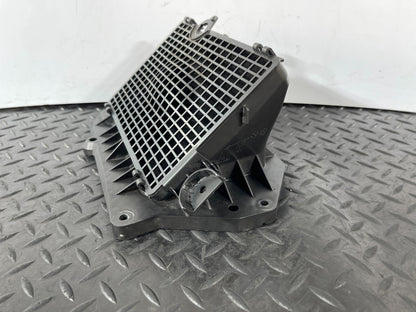 16-19 AUDI A4 B9 SALOON GENUINE FRONT AIR INTAKE DUCT VENT 8W2819904A