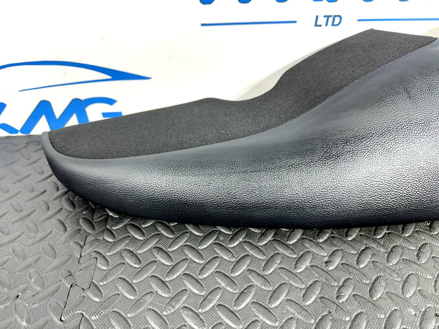 14-21 MERCEDES BENZ W205 GENUINE REAR DRIVER SIDE  BLACK LEATHER SEAT BOLSTER