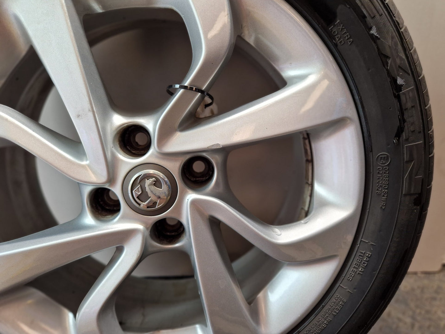 Vauxhall Corsa MK4 (E) (4500) 16" Alloy Wheel with Tyre 195/55/16 ~5mm