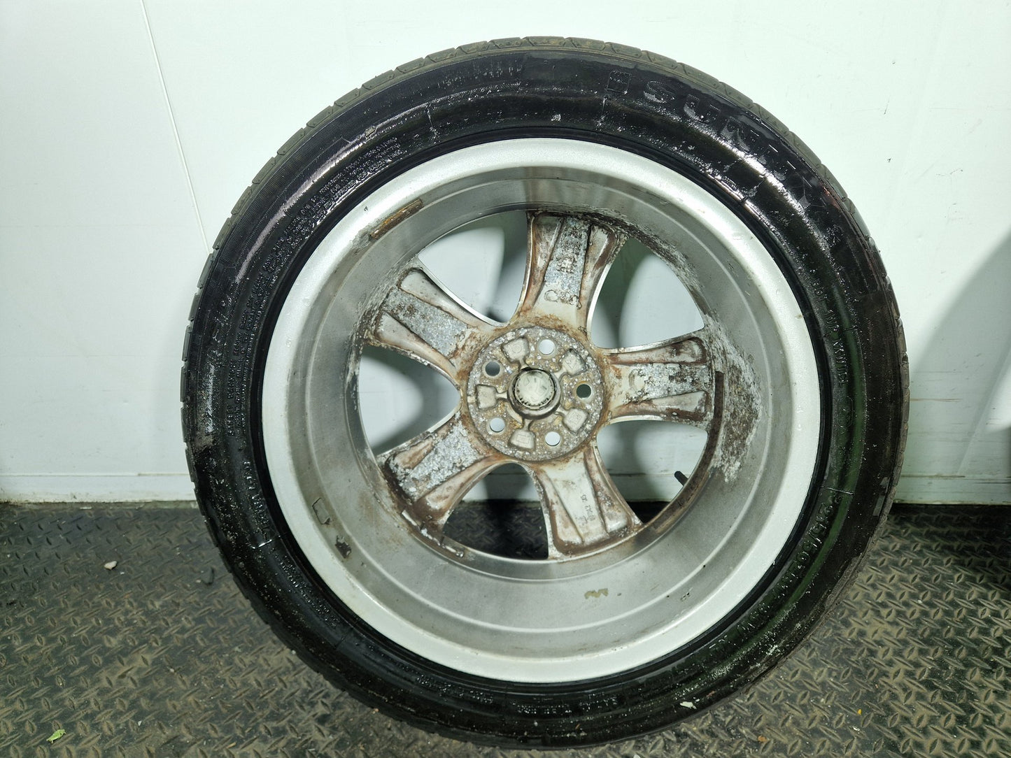 Vauxhall Astra MK6 17" Alloy Wheel with Tyre 5mm 215/50/17 0P042K5