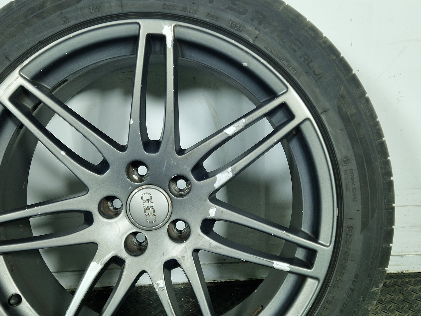 Audi Q5 20" Alloy Wheel with Tyre 4mm 255/45/20 8R0601025R