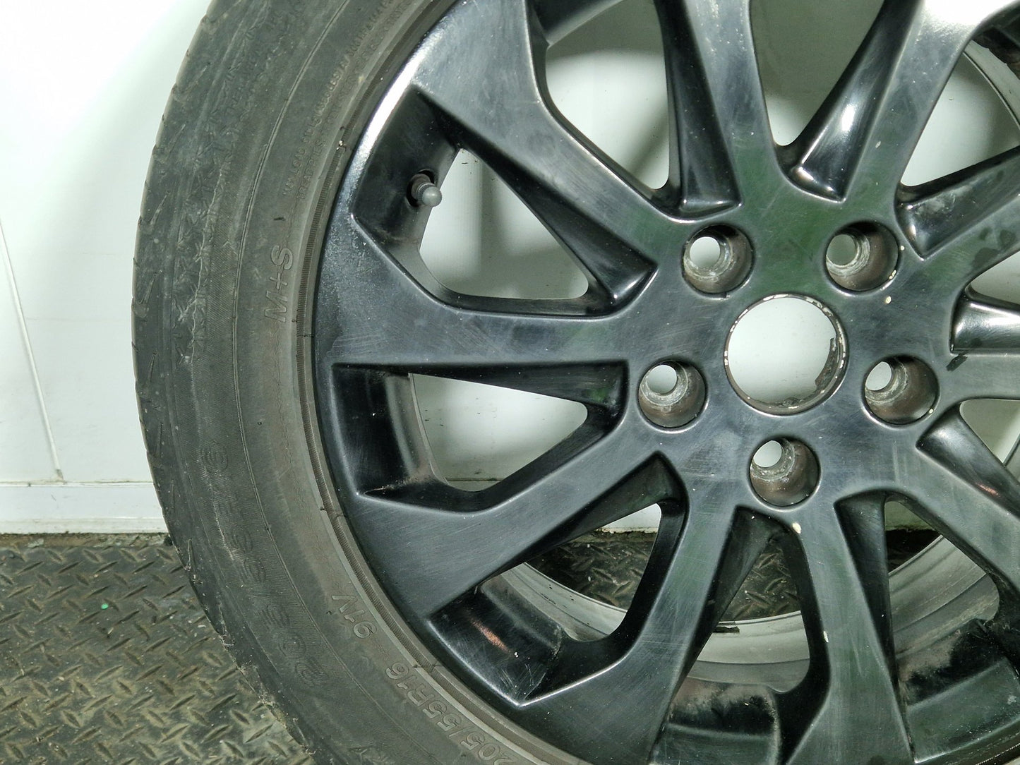 Seat Leon MK3 5F 16" Alloy Wheel with Tyre 4mm 205/55/16 5F0601025A