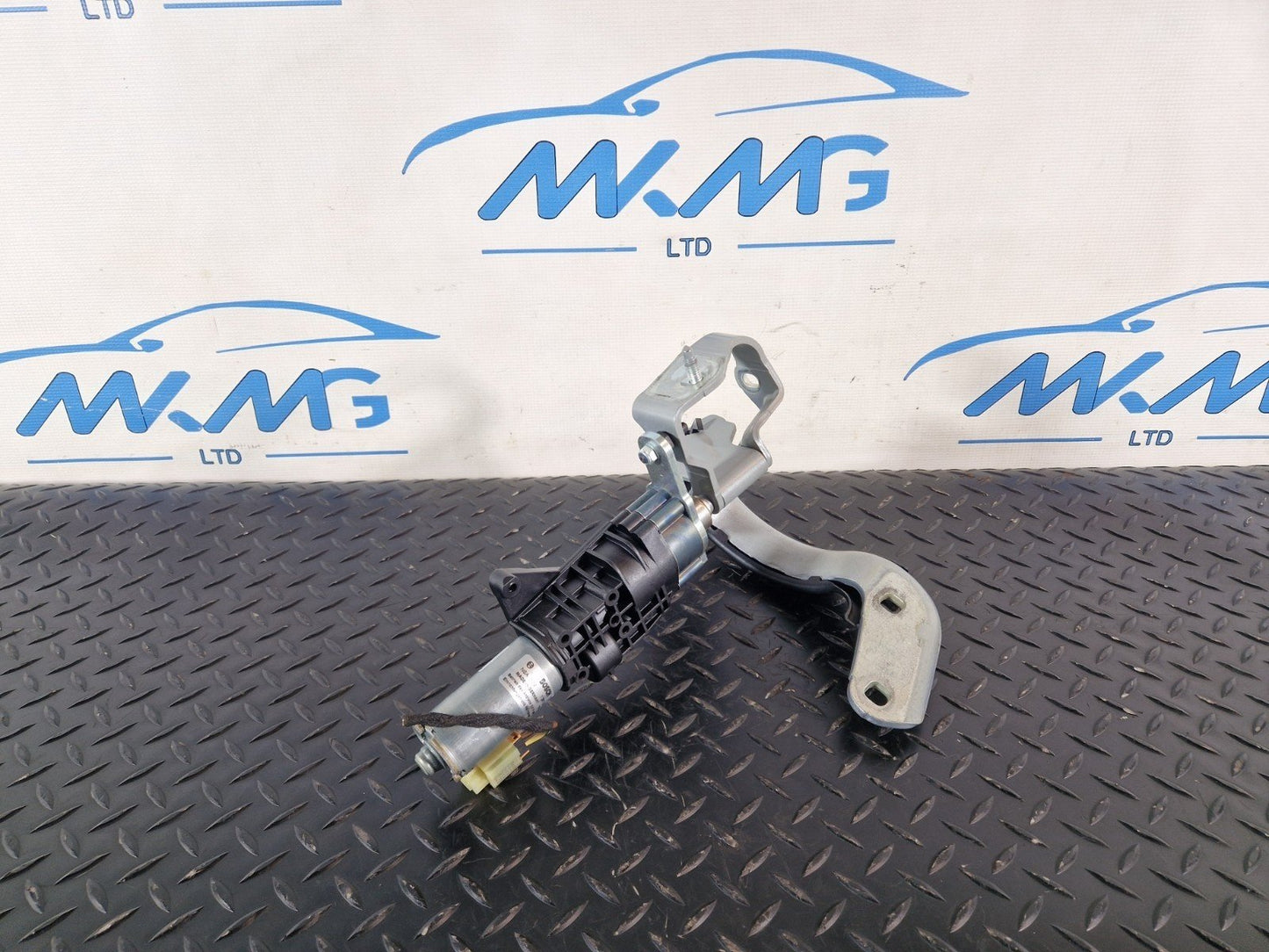 16-20 AUDI Q7 4M GENUINE REAR RIGHT O/S/R TAILGATE LIFT MOTOR & HINGE 4M0827852A