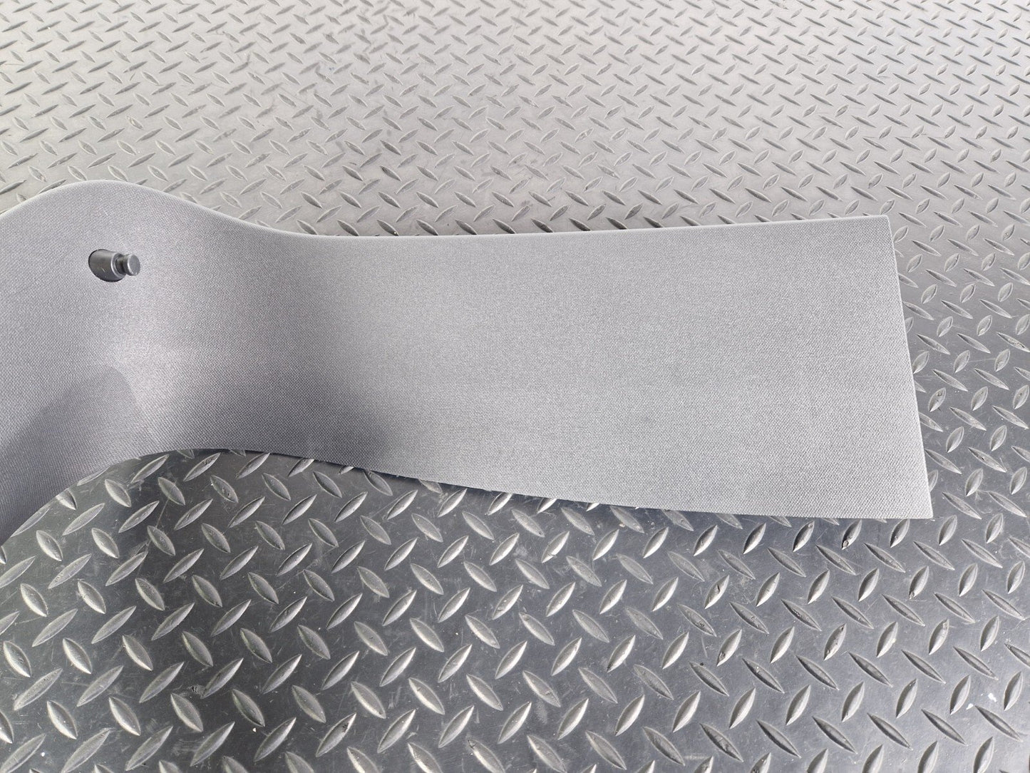 14-19 MERCEDES BENZ GLA X156 TAILGATE COVER TRIM RIGHT A1567400271 A1567402000