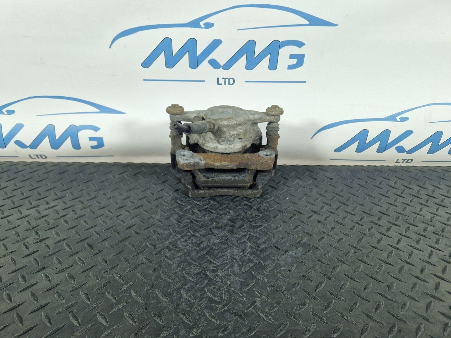 14-21 MERCEDES BENZ C200d W205 FRONT RIGHT O/S BRAKE CALIPER A2054210681