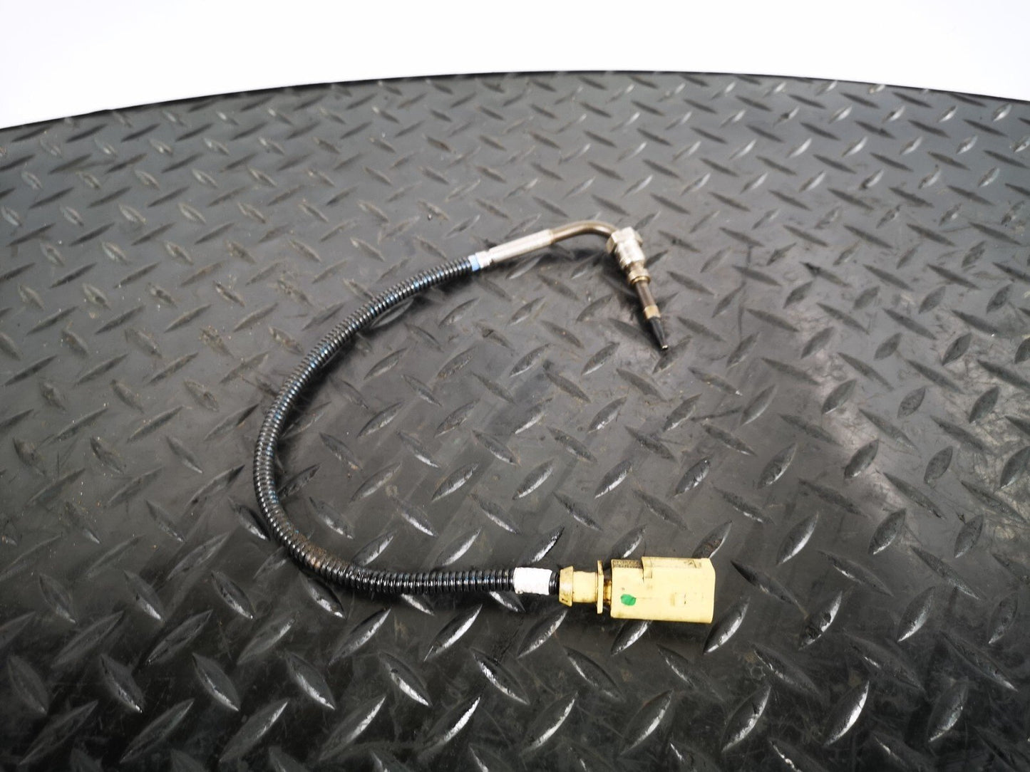 16-19 AUDI A4 B9 GENUINE V6 3.0TDI CSW EXHAUST TEMPERATURE SENSOR 059906088CN