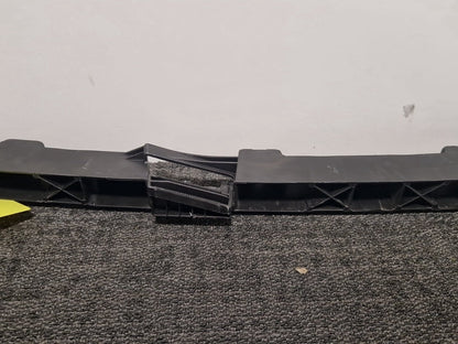Audi A6 C7 Genuine Rear Centre Middle Bumper Holder Bracket 4G9807458