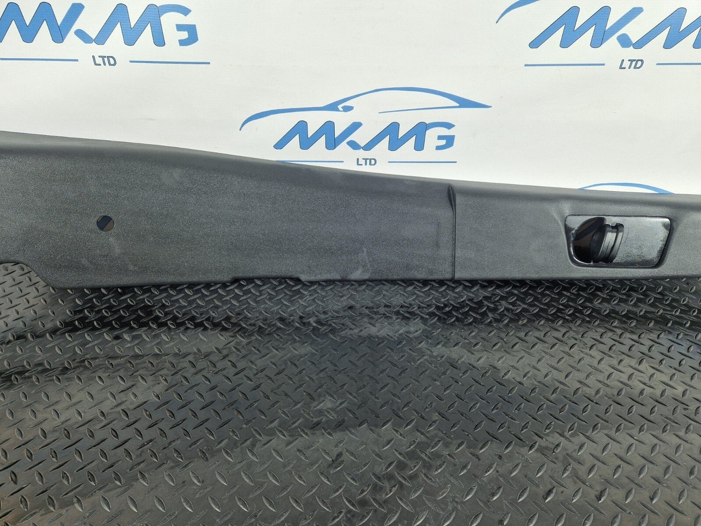 18ON MERCEDES BENZ SPRINTER W907 W910 RIGHT SIDE B PILLAR TRIM COVER A9076905200
