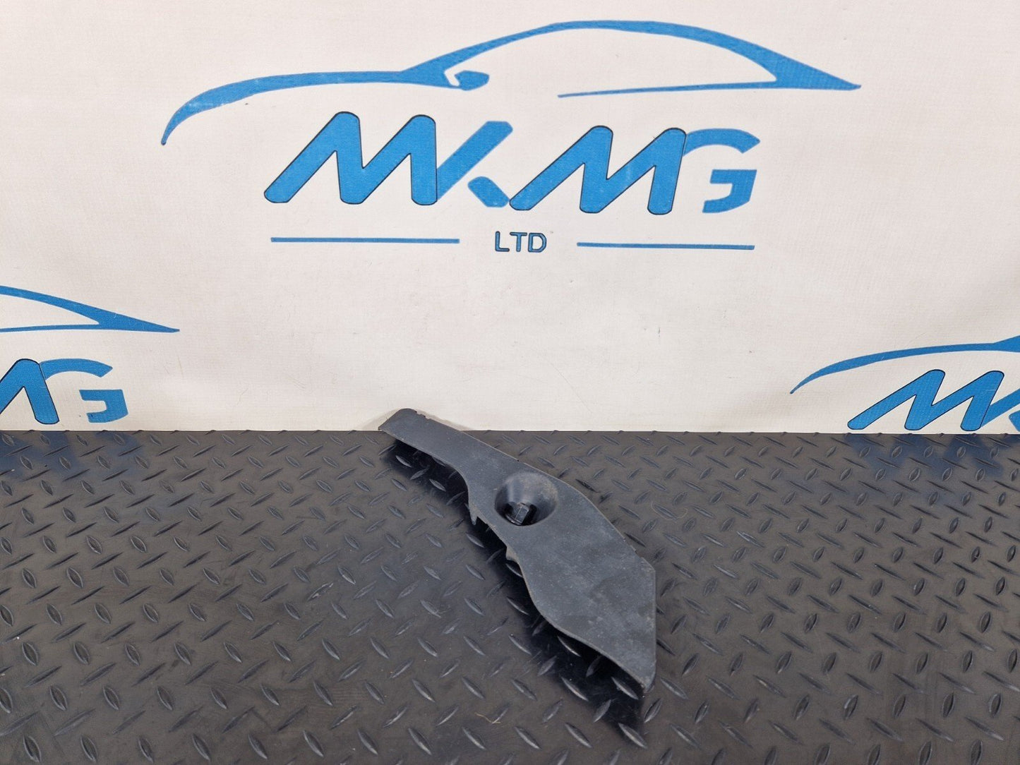 16-19 AUDI A4 B9 REAR RIGHT O/S UNDERBODY SPLASH GUARD SHIELD COVER 8W0825214