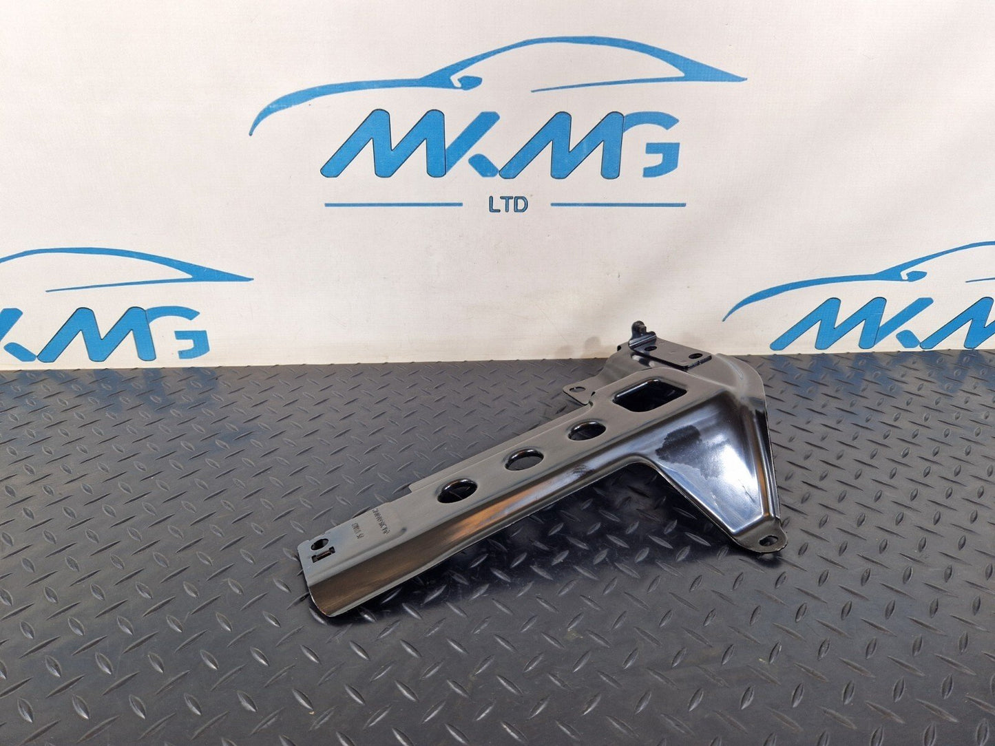 14-21 MERCEDES BENZ C300h W205 BOOT TRUNK RIGHT COVER BRACKET TRIM A2056100002