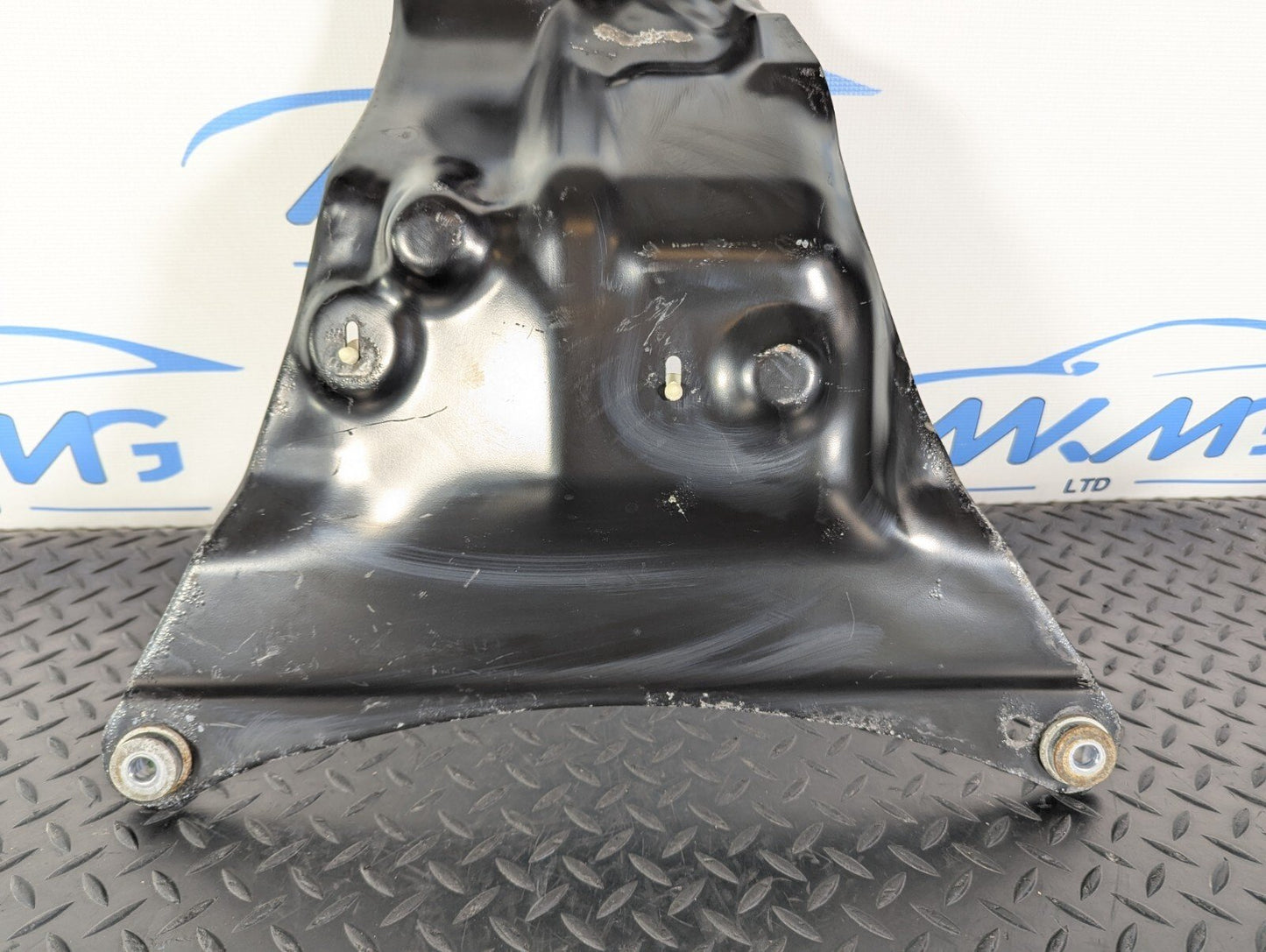 10-17 AUDI A8 4H 4.2 PETROL FUEL TANK HOLDER 4H0201781C