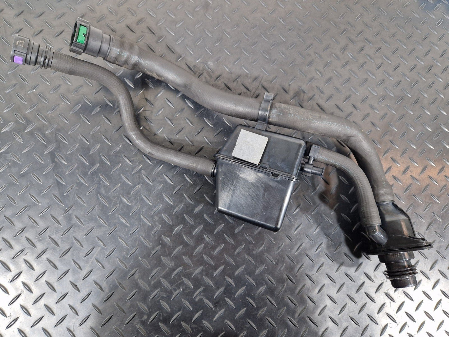 16-19 AUDI A4 B9 GENUINE 2.0TDI ADBLUE TANK FILLING HOSES 8W0131963A