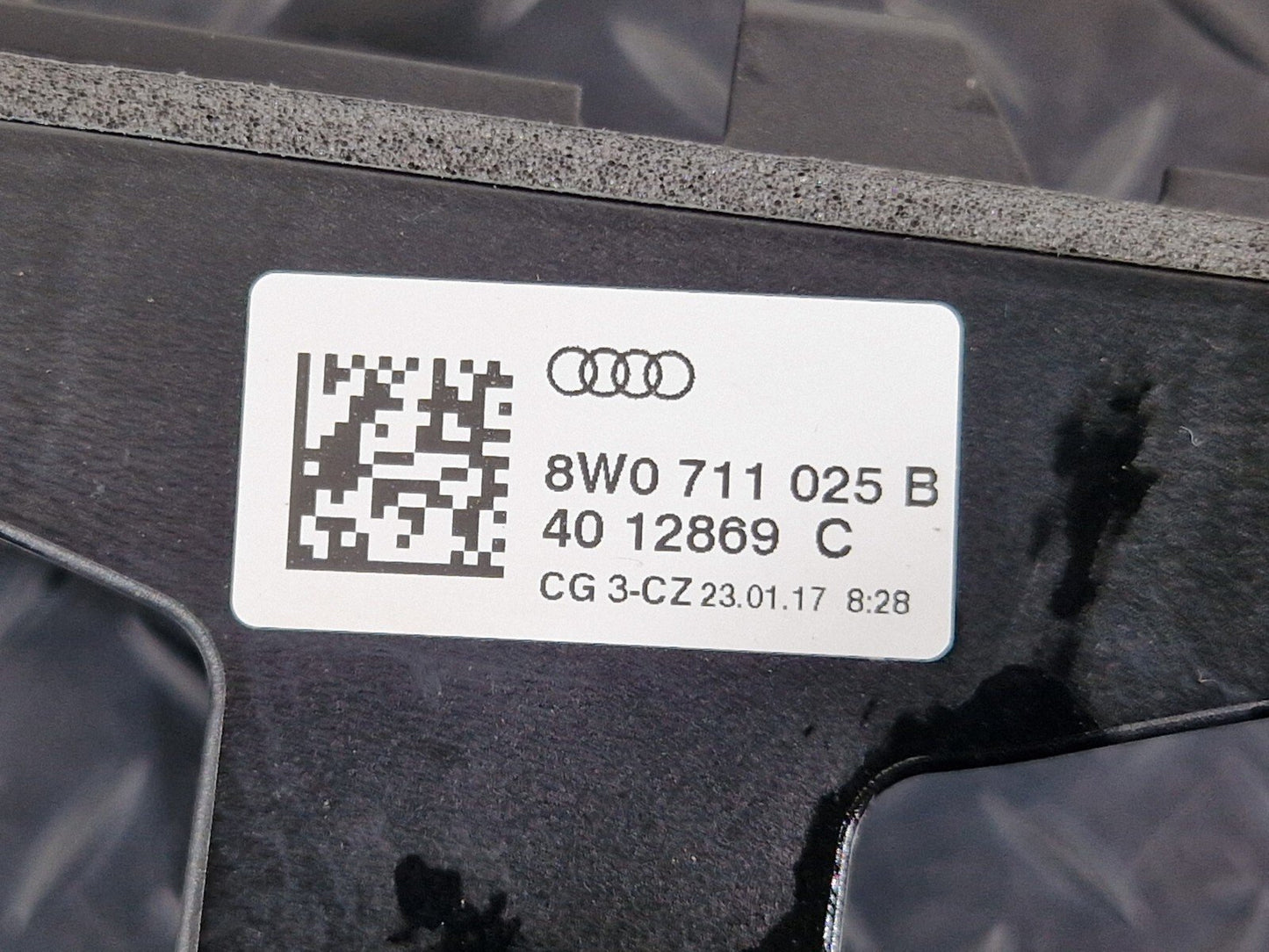 16-24 AUDI A5 F5 GEARBOX GEAR SELECTOR MOUNTING BRACKET 8W0711025B