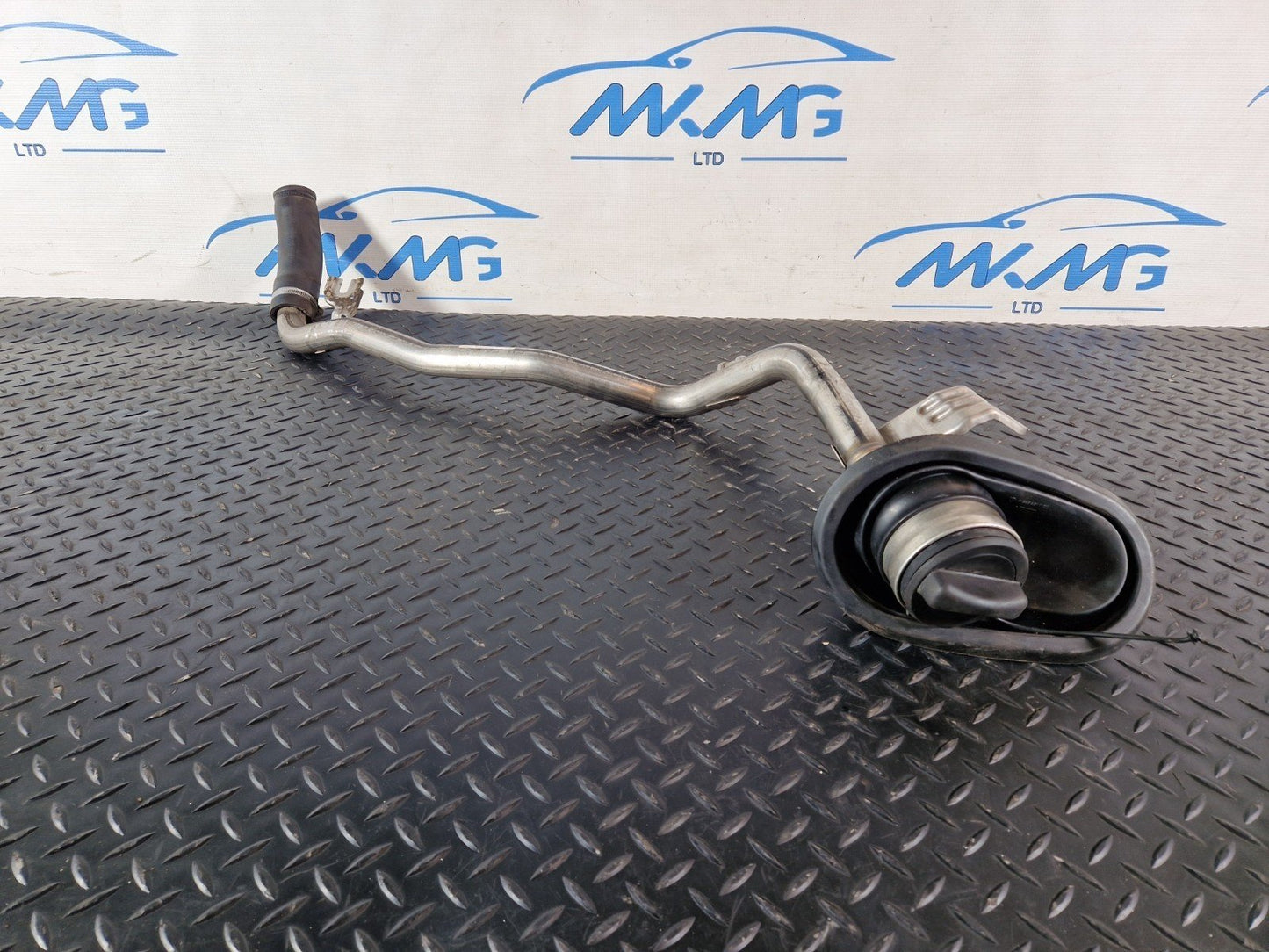 19-ON MERCEDES BENZ B CLASS W247 GENUINE FUEL TANK FILLER NECK PIPE A2474700020