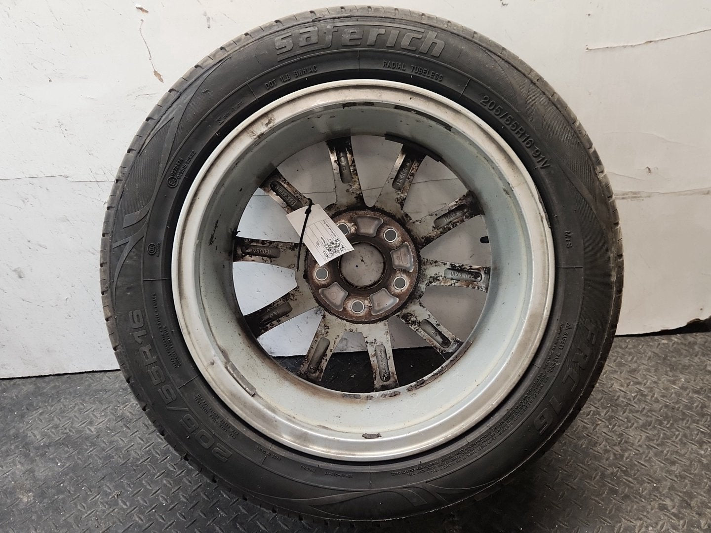 Honda Civic MK9 (FK27) 16" Alloy Wheel with Tyre 205/55/16 ~4mm 16065A