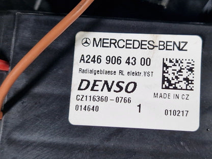 14-20 MERCEDES BENZ GLA X156 AIR CON HEATER MATRIX HOUSING BOX A2468302302