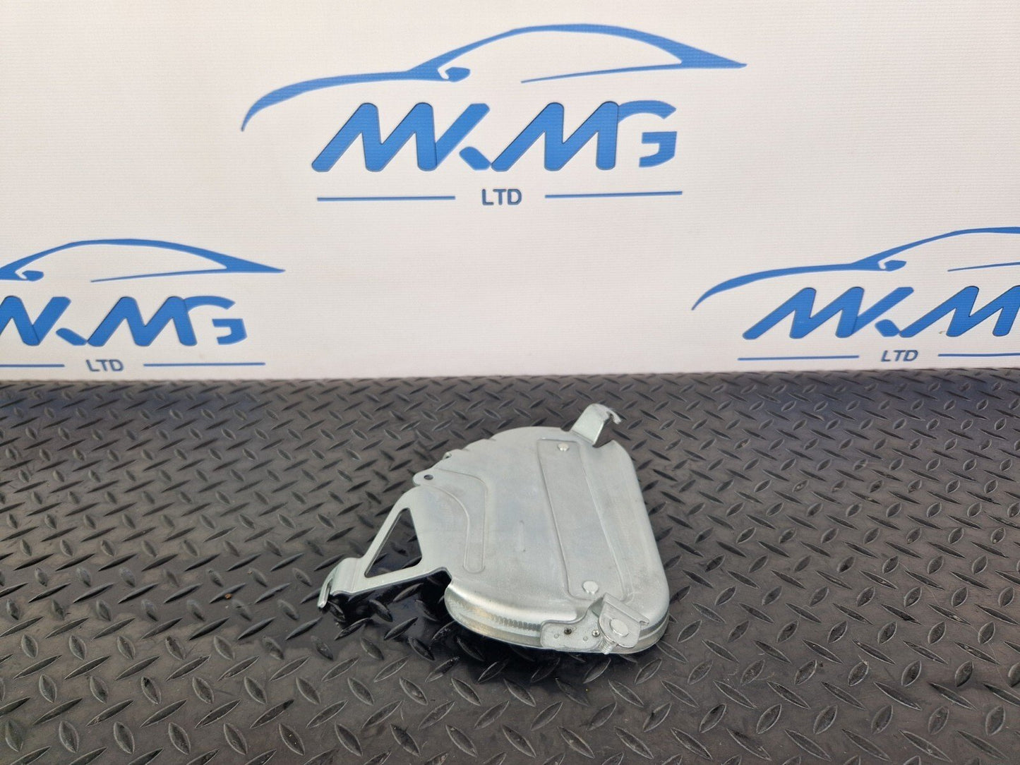14-20 MERCEDES BENZ GLA 200 X156 CONTROL UNIT HOLDER BRACKET A1565450200
