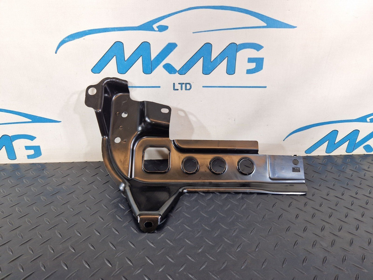 14-21 MERCEDES BENZ C300h W205 BOOT TRUNK RIGHT COVER BRACKET TRIM A2056100002