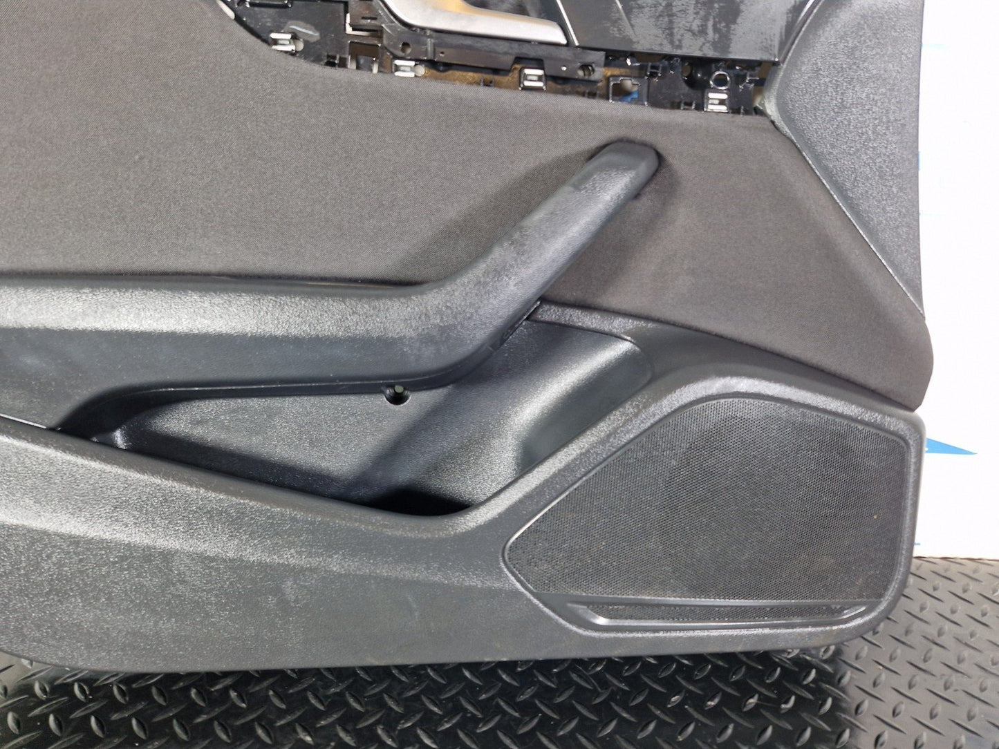 16-19 AUDI A4 B9 GENUINE FRONT PASSENGER SIDE DOOR CARD PANEL 8W0867133