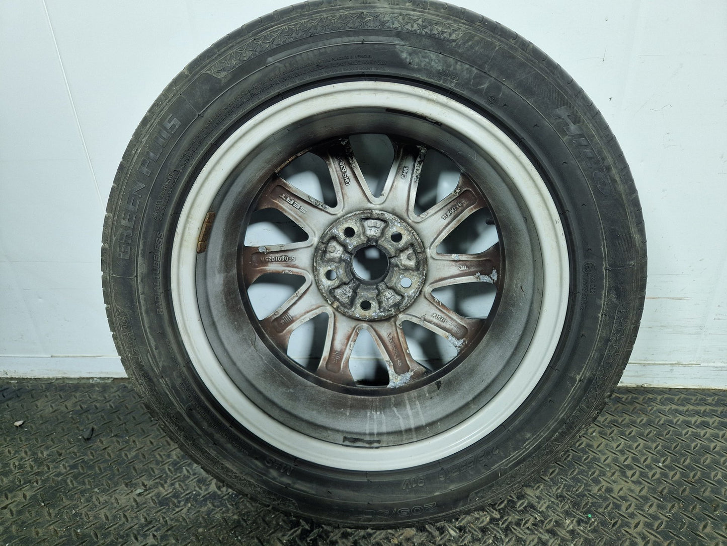 Seat Leon MK3 5F 16" Alloy Wheel with Tyre 4mm 205/55/16 5F0601025A