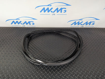 16-19 AUDI A4 B9 SALOON GENUINE OEM TAILGATE BOOT RUBBER SEAL 8W5827705D