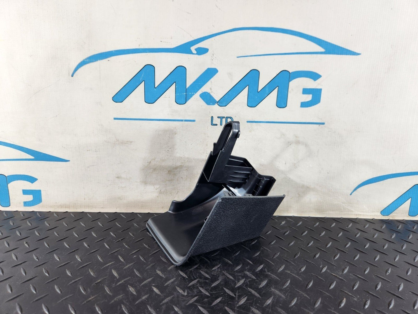 19-ON MERCEDES BENZ B CLASS W247 SEAT GUIDE RAIL COVER REAR RIGHT A2479290200