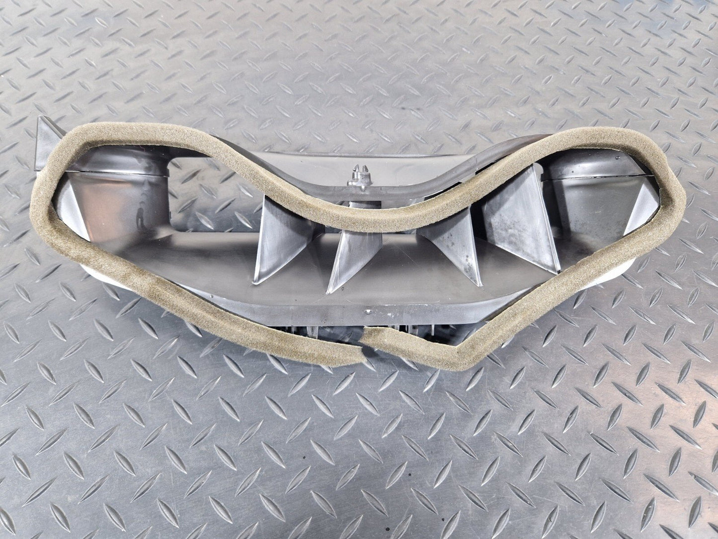 16-24 AUDI A5 F5 COUPE GENUINE DASHBOARD AIR VENT TRIM 8W2858431