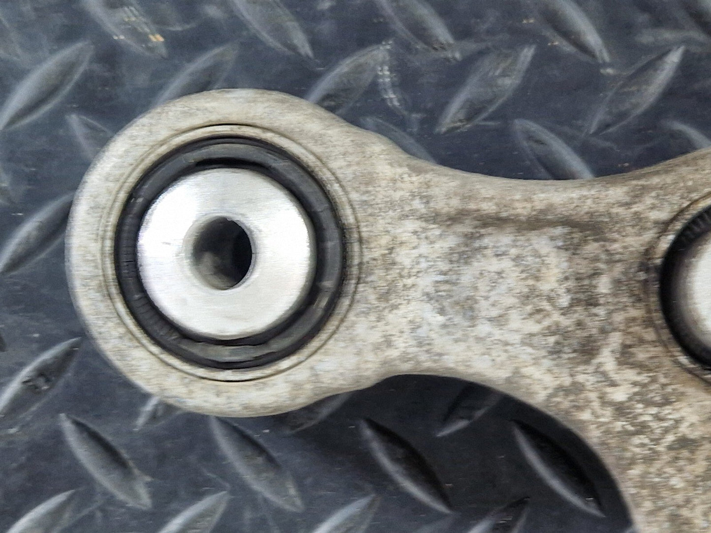 GENUINE AUDI A4 B9 A5 S5 F5 REAR LEFT OR RIGHT CONTROL ARM 8W0505361E