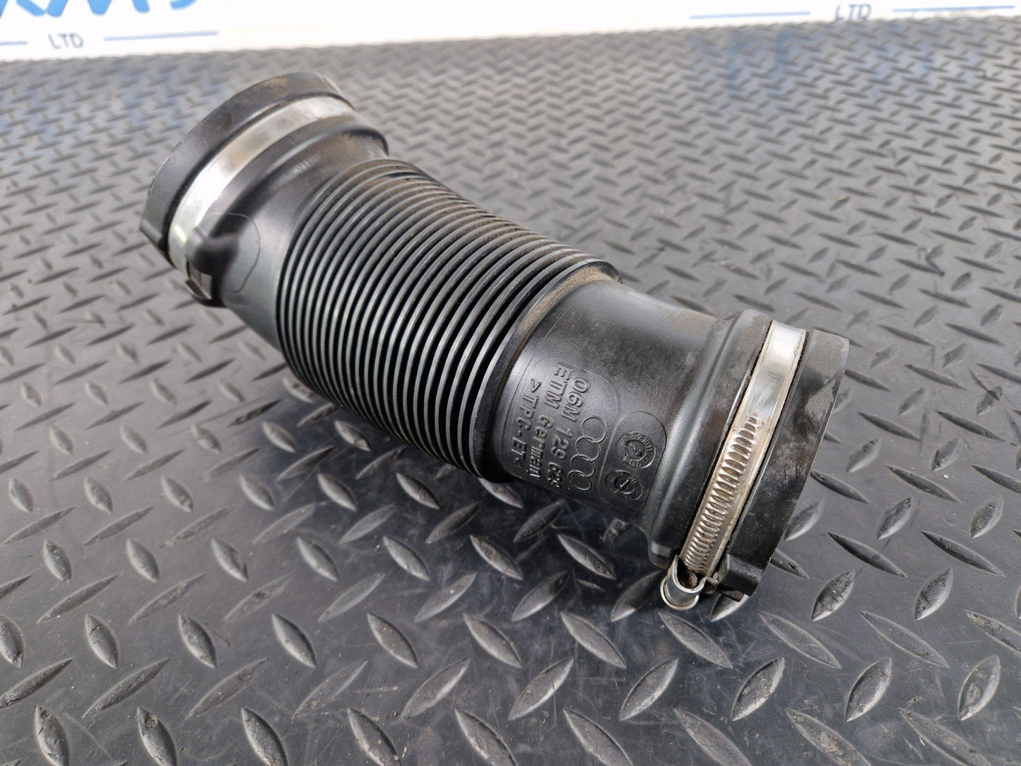17-24 AUDI S5 F5 GENUINE OEM ORIGINAL AIR INTAKE INLET PIPE HOSE 06M129629