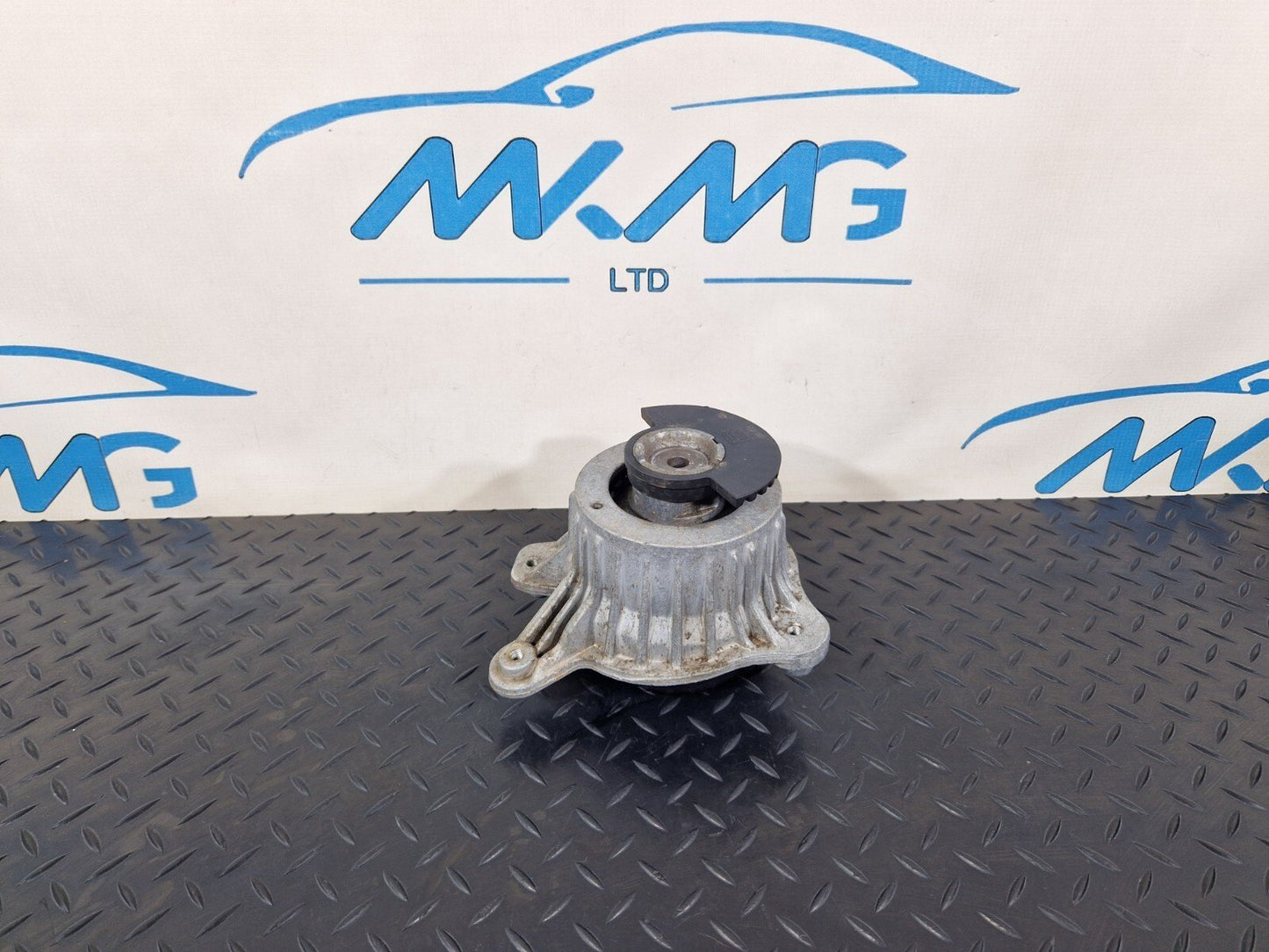 14-21 MERCEDES BENZ C200 W205 OEM ENGINE SUPPORT MOUNT OEM A2052400200