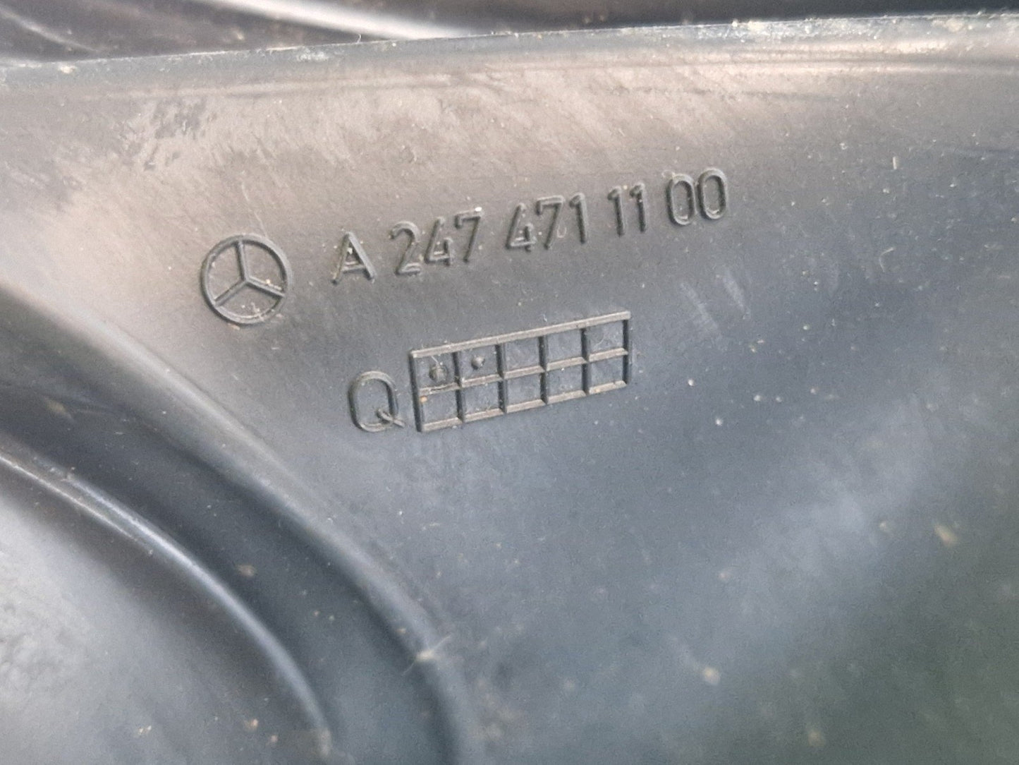 19-ON MERCEDES BENZ B CLASS W247 GENUINE FUEL TANK FILLER NECK PIPE A2474700020