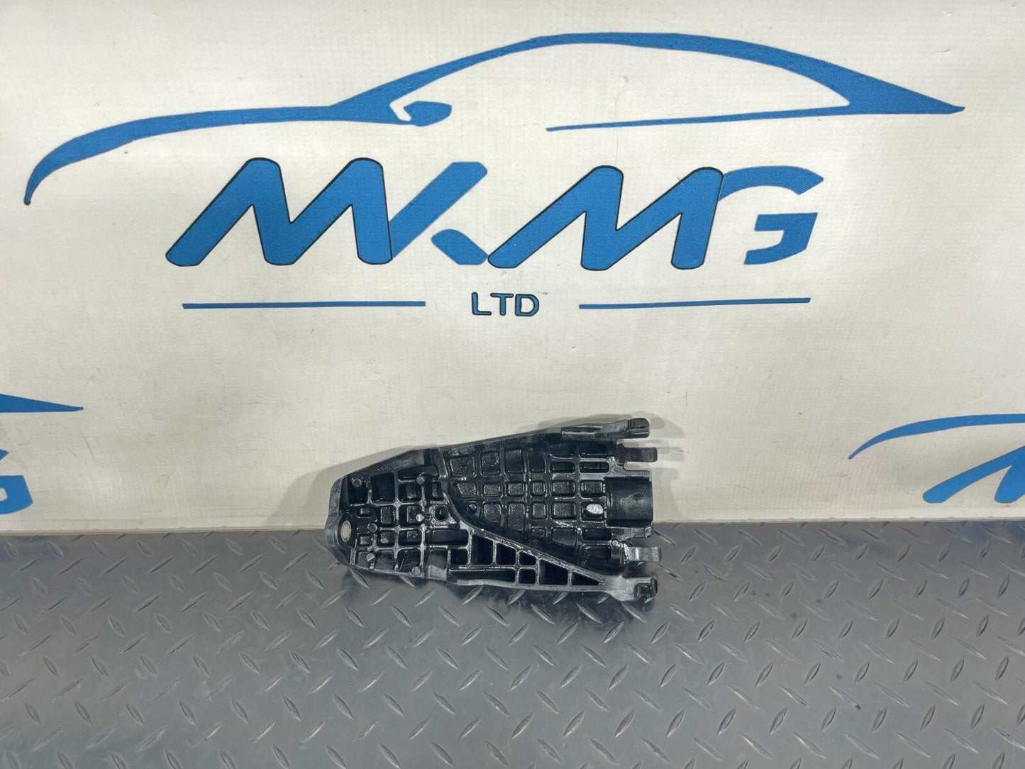 14-21 MERCEDES BENZ C300h W205 HIGH VOLTAGE CABLE PROTECTIVE BOW A0005453886