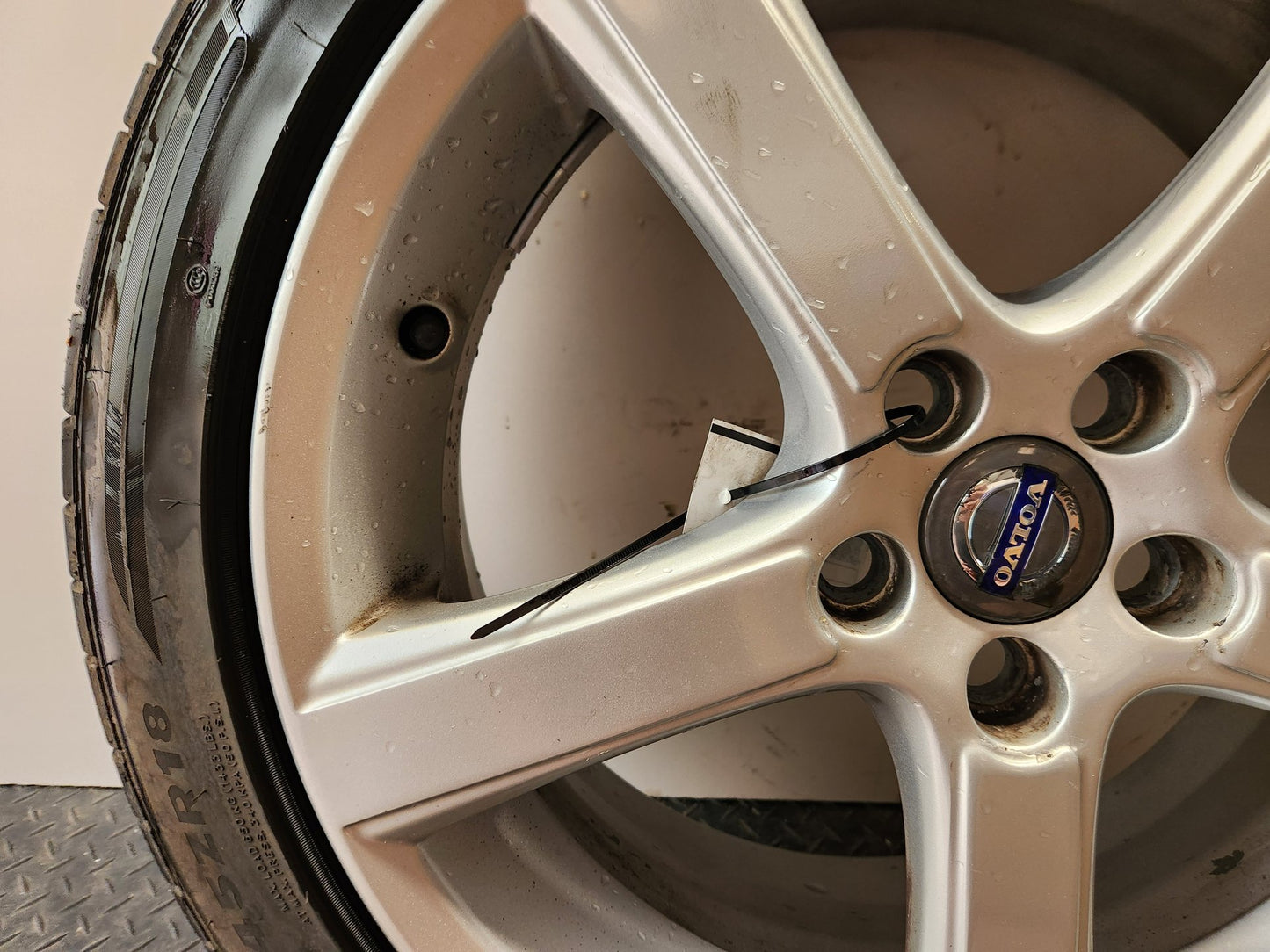 Volvo V50 MK2 FL (MW) 18" Alloy Wheel with Tyre 215/45/18 ~6mm