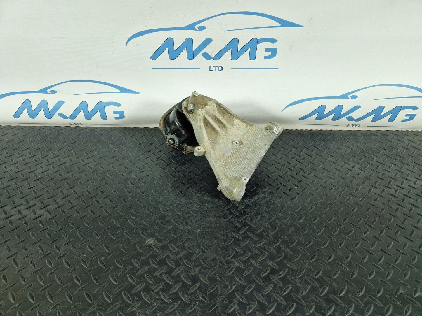 10-13 BMW X5 E70 LCI GENUINE RIGHT ENGINE SUPPORT BRACKET 6790022