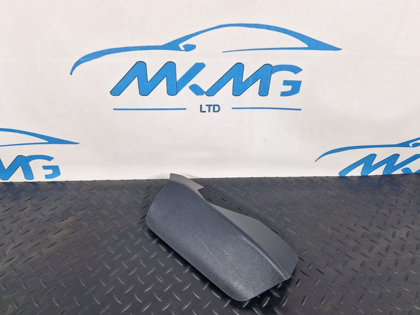 19-ON MERCEDES BENZ CLA C118 INNER REAR LEFT C PILLAR COVER TRIM A1186930500