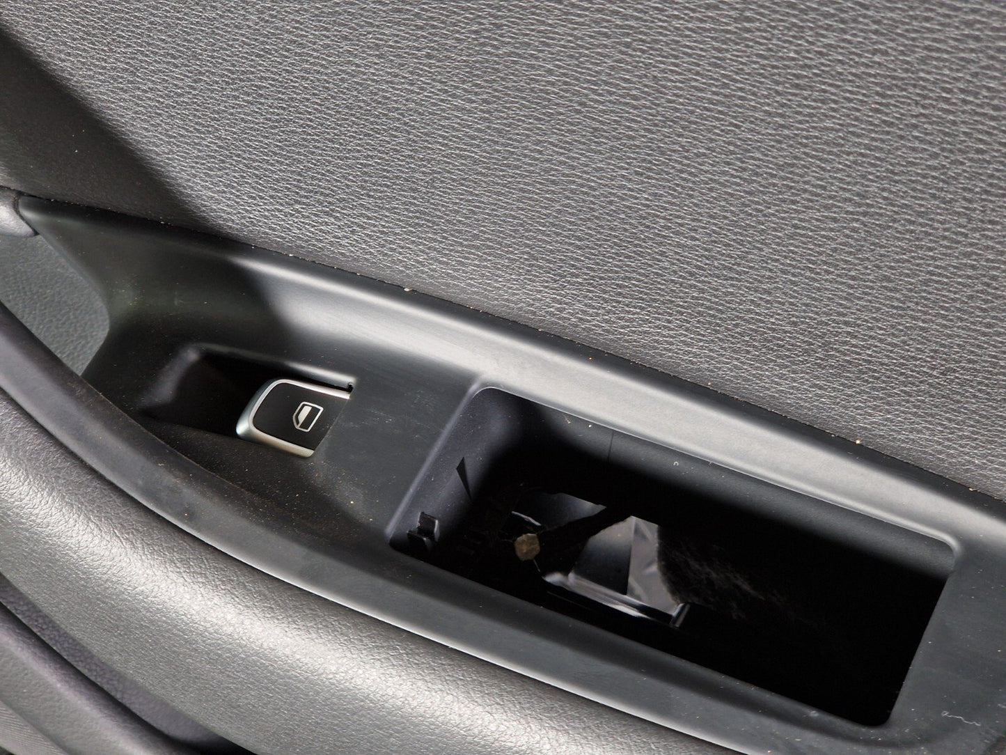12-18 AUDI A6 C7 GENUINE REAR RIGHT SIDE DOOR PANEL CARD 4G0867306