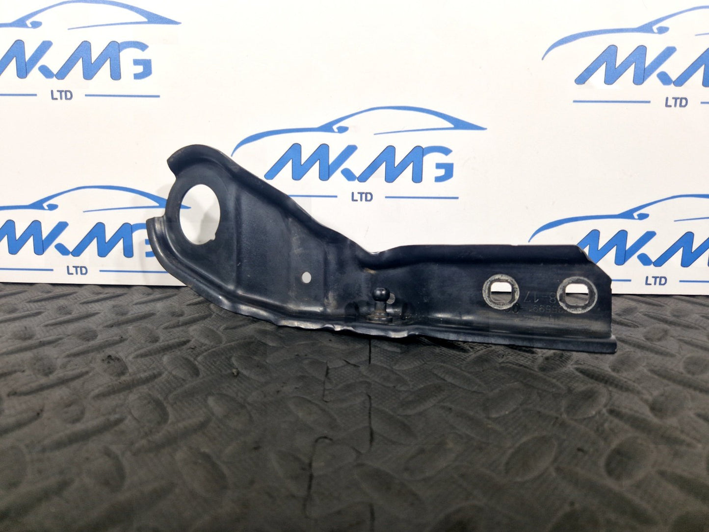 16-22 BMW X1 F48 NS LEFT PASSENGER SIDE BONNET STRUT BRACKET 7355991
