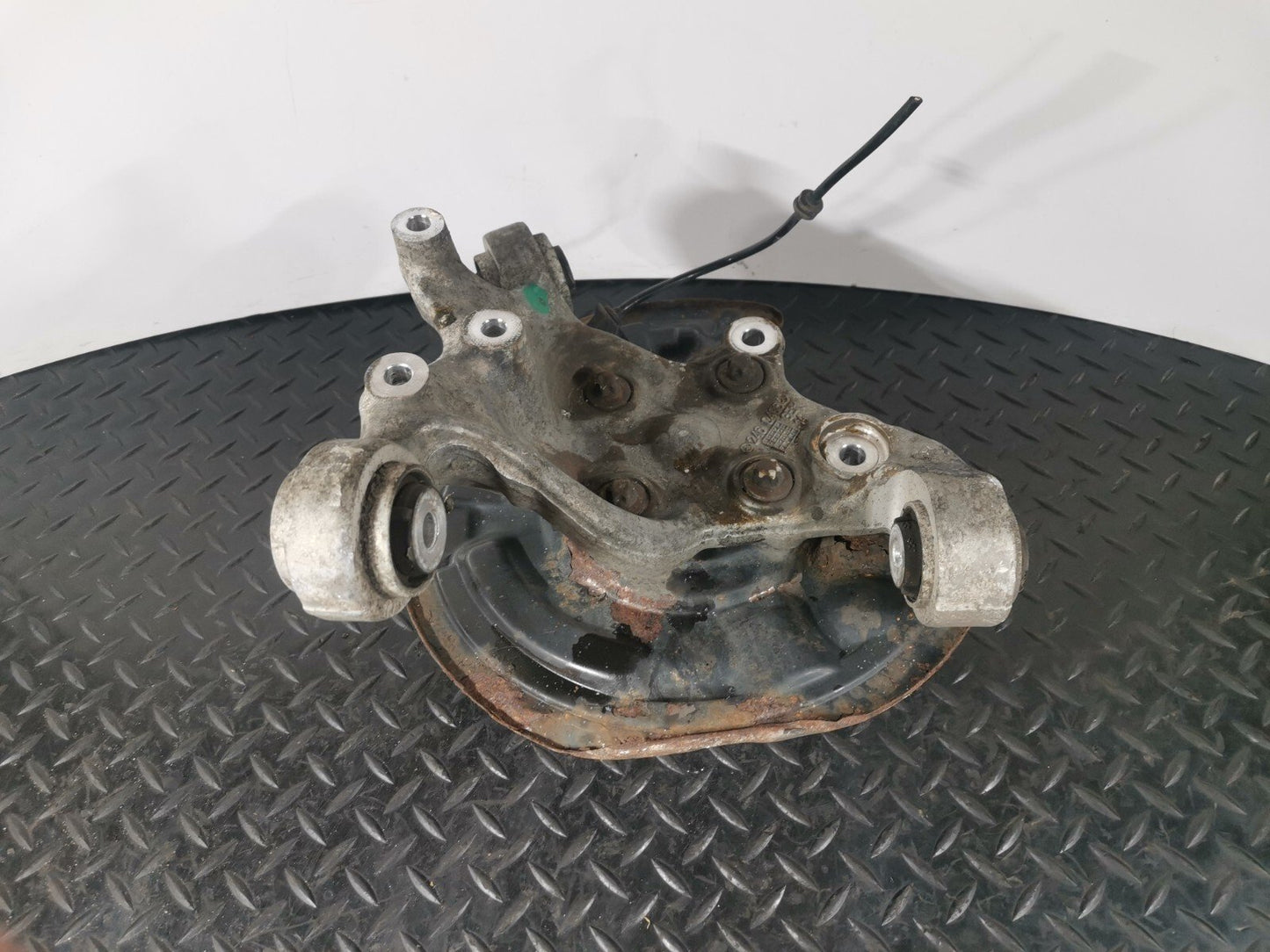 12-18 MERCEDES A B CLA-W176 W246 C117 GENUINE REAR RIGHT O/S WHEEL HUB  A2460406