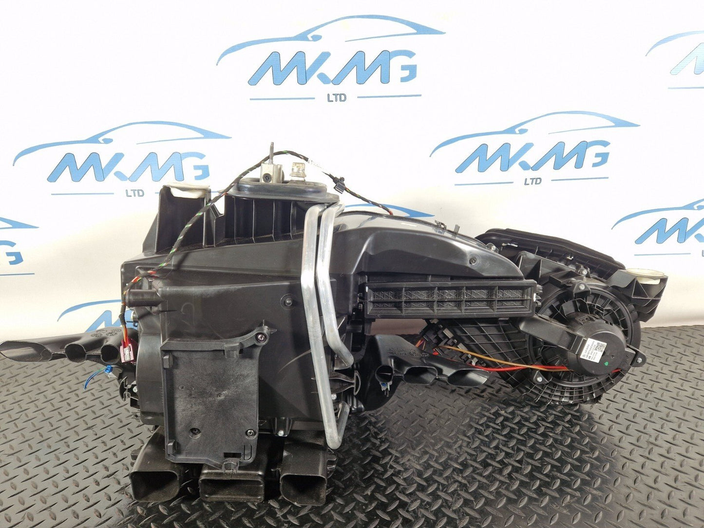 18-ON MERCEDES A CLASS W177 GENUINE OEM HEATER MATRIX HOUSING A2478309202