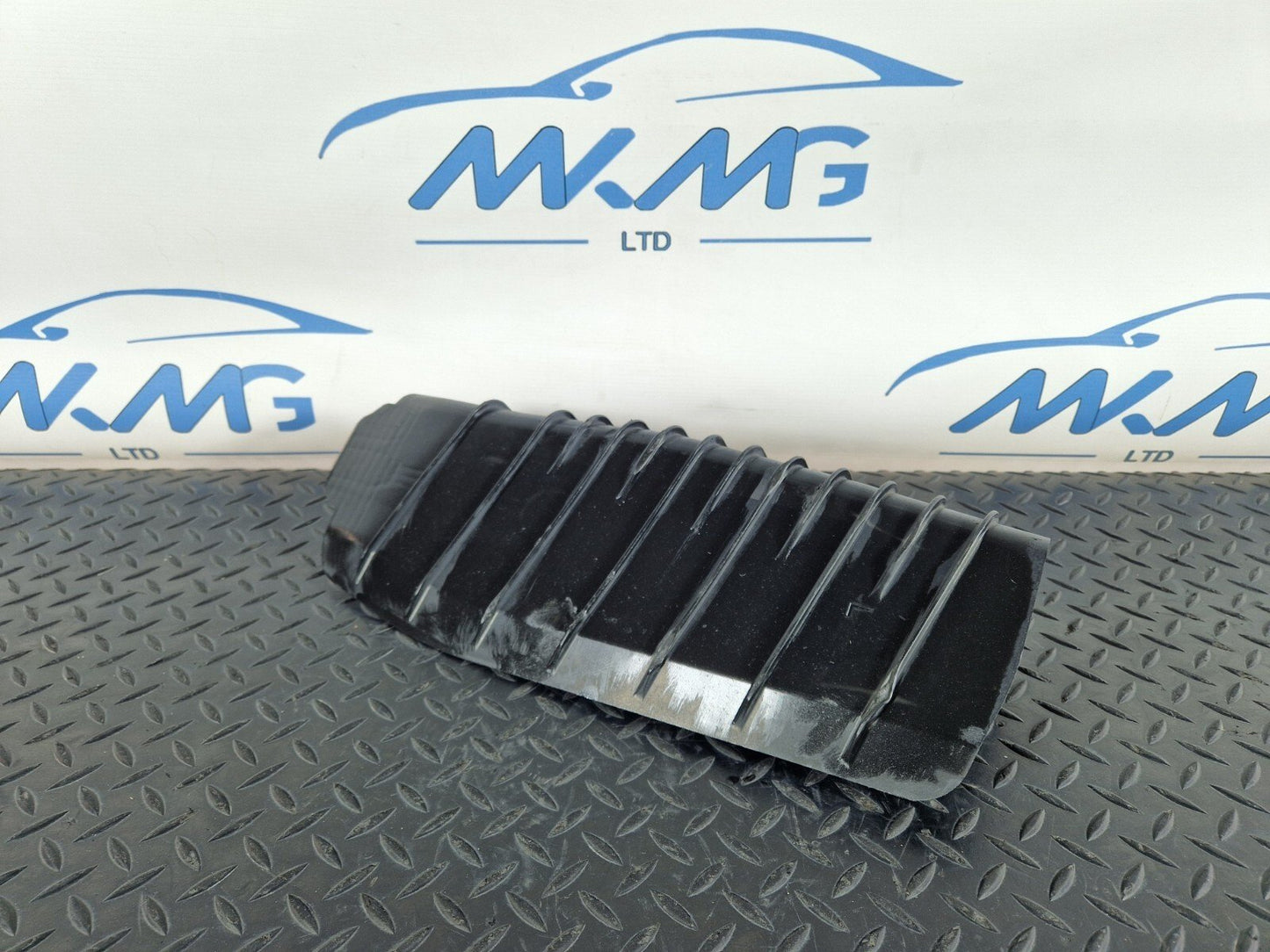 16-24 AUDI A5 F5 COUPE REAR LEFT CONTROL ARM COVER 8W0505415E