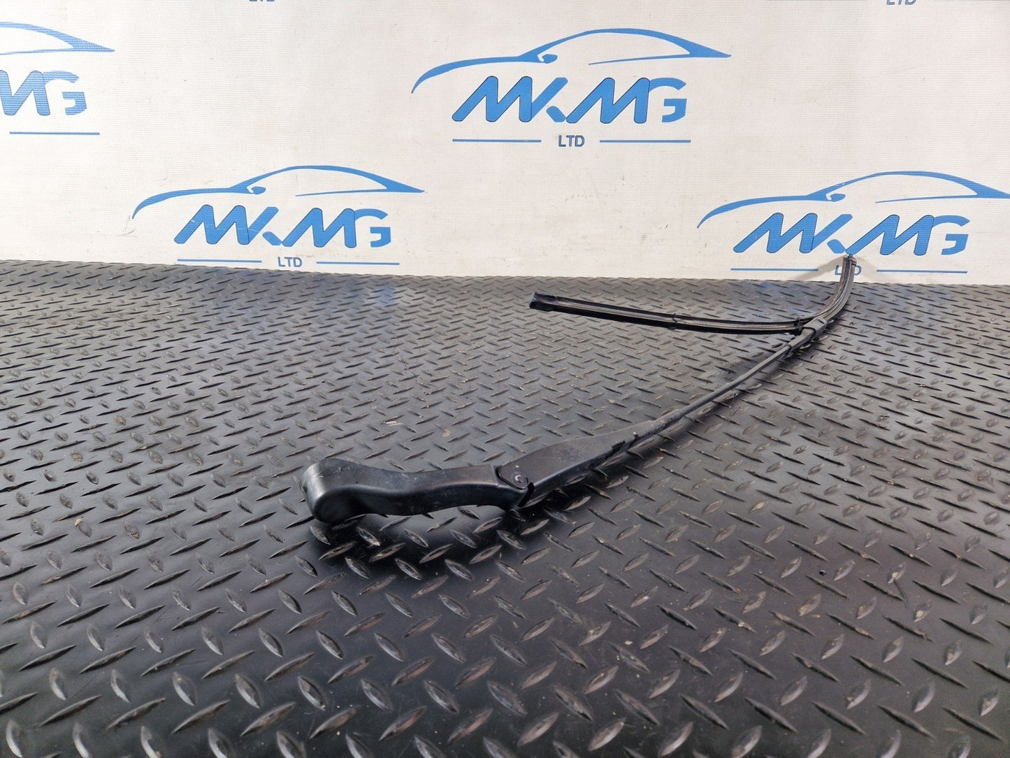 19-ON MERCEDES BENZ B CLASS W247 OEM RIGHT O/S WIPER ARM A2478204700