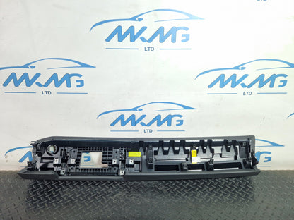 Land Rover Range Rover Evoque L551 SUV Centre Dash Panel Damaged R8D204268C