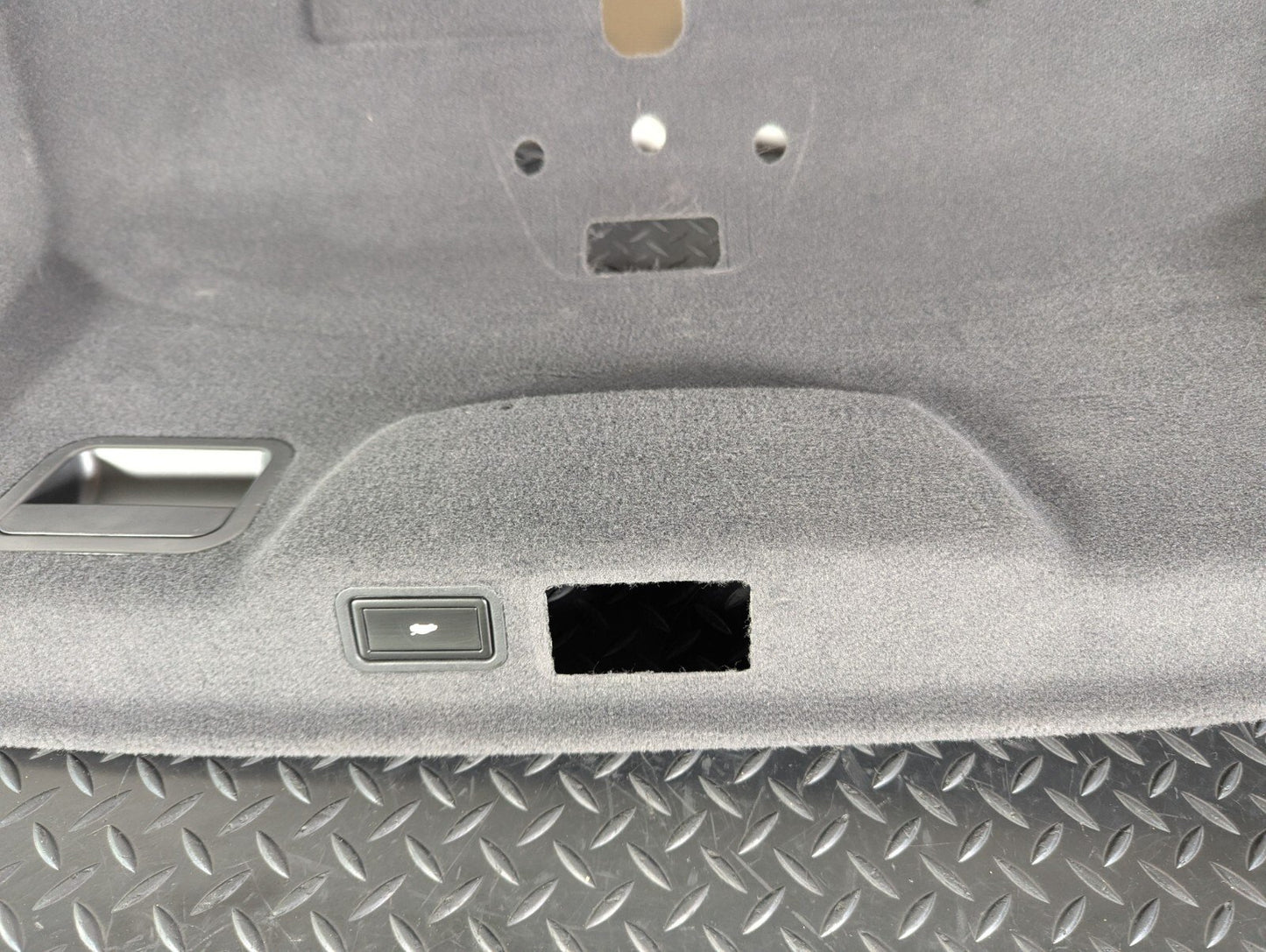 10-17 AUDI A8 4H REAR TAILGATE TRUNK BOOTLID COVER PANEL TRIM 4H0867975K