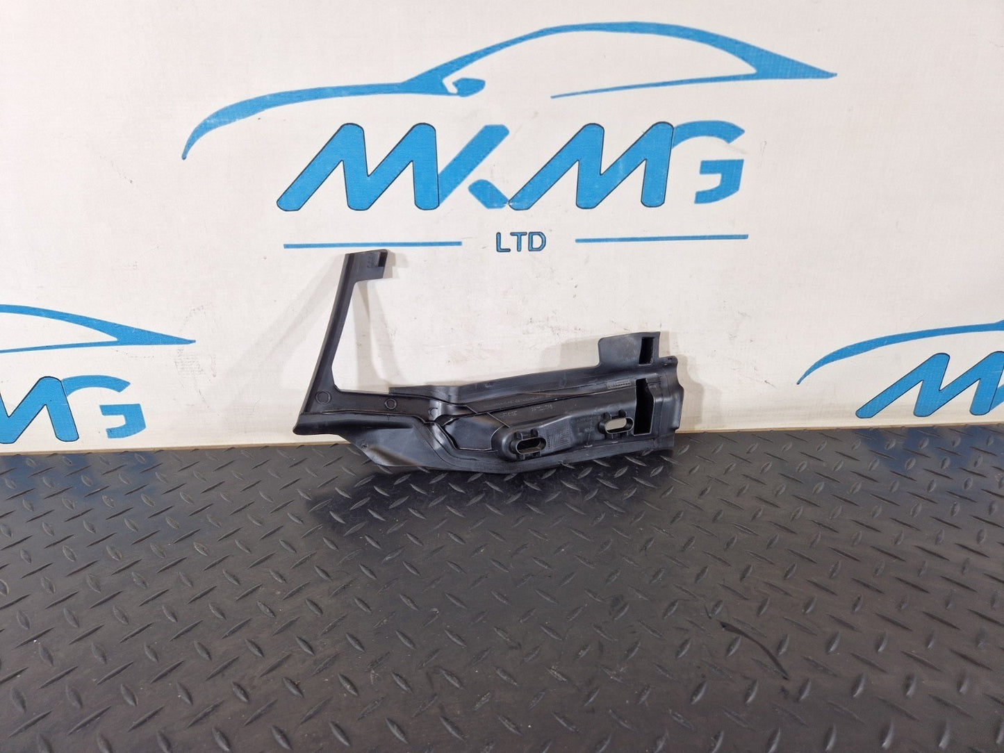 14-23 MERCEDES VITO W447 OEM LEFT SIDE WATER DEFLECTOR COVER TRIM A4478842574
