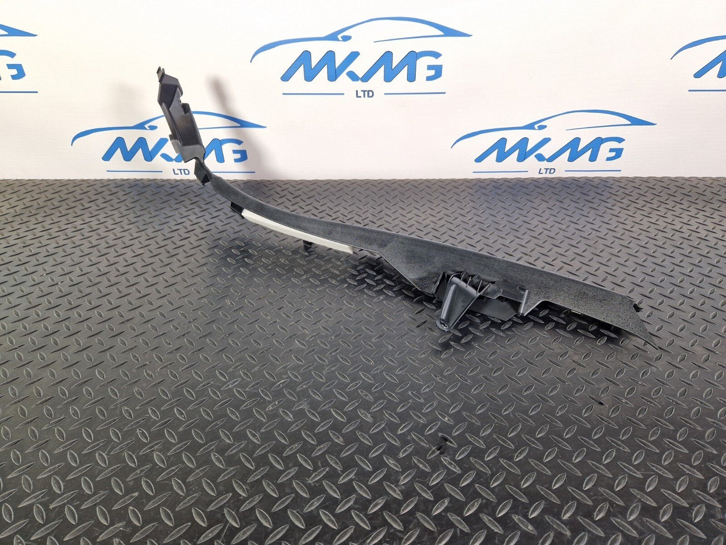 14-21 MERCEDES BENZ C200d W205 REAR RIGHT INNER ARCH TRIM A2056903705