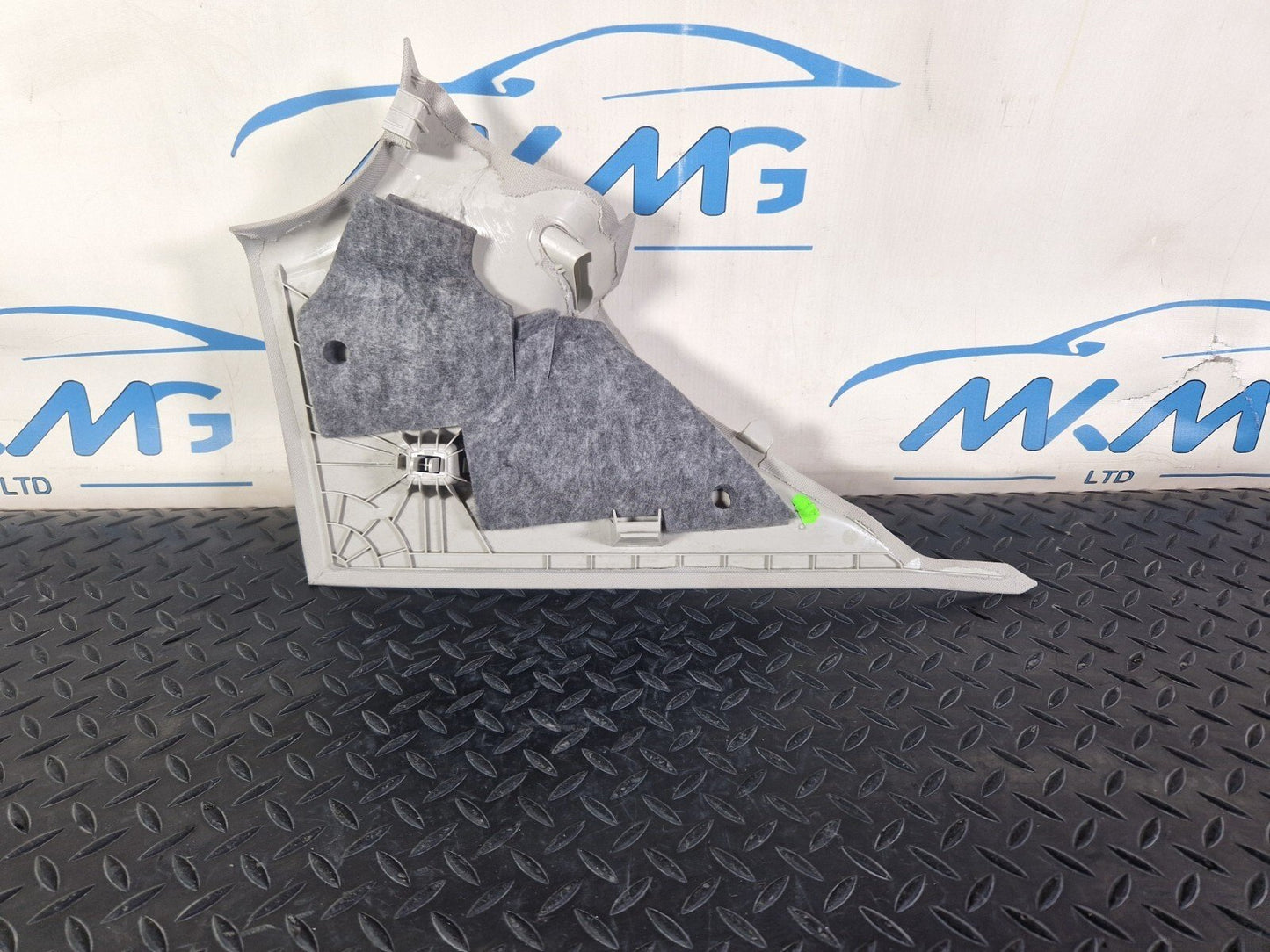 14-21 MERCEDES C200 W205  C PILLAR TRIM COVER PANEL RIGHT SIDE A2056906701