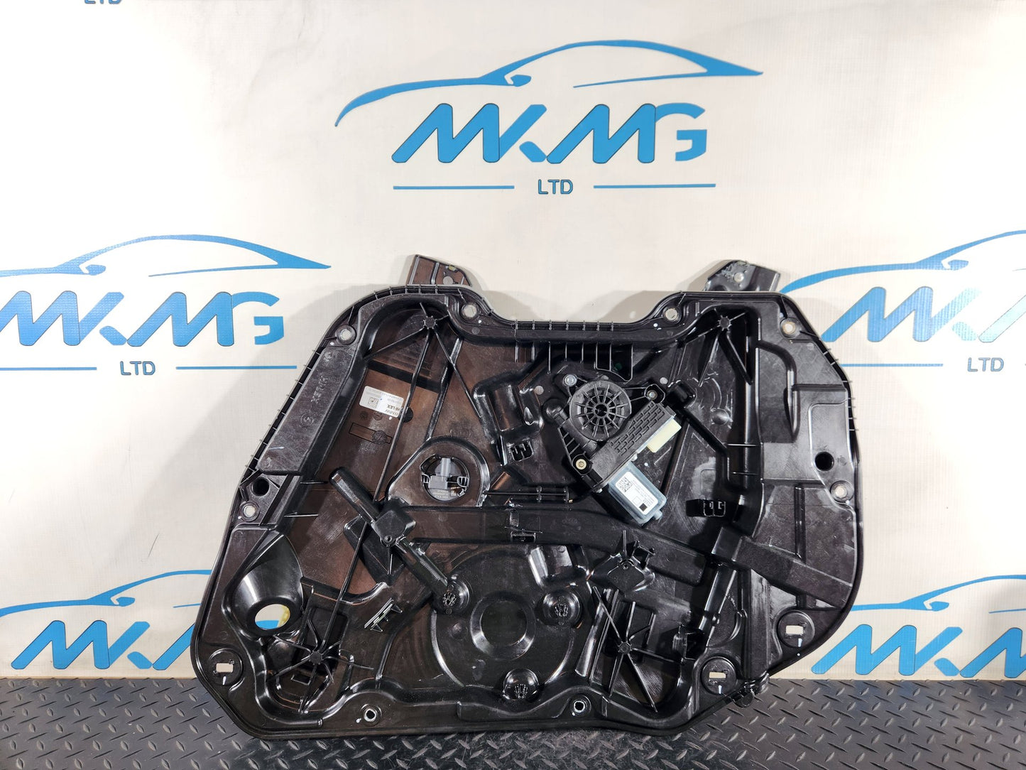 BMW 118i F40 Front Right Door Window Regulator 5A02FB2