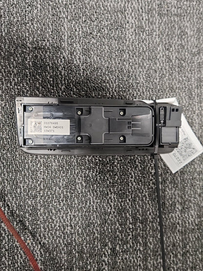 Volvo V40 MK3 (525) Hatchback Front Right O/S Window Control Switch 31376495