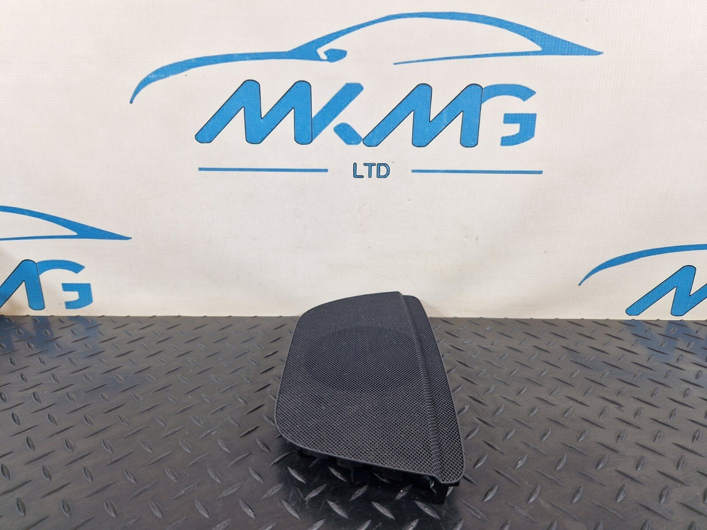 18-ON MERCEDES BENZ A CLASS W177 DASHBOARD TOP SPEAKER COVER TRIM A1776801000