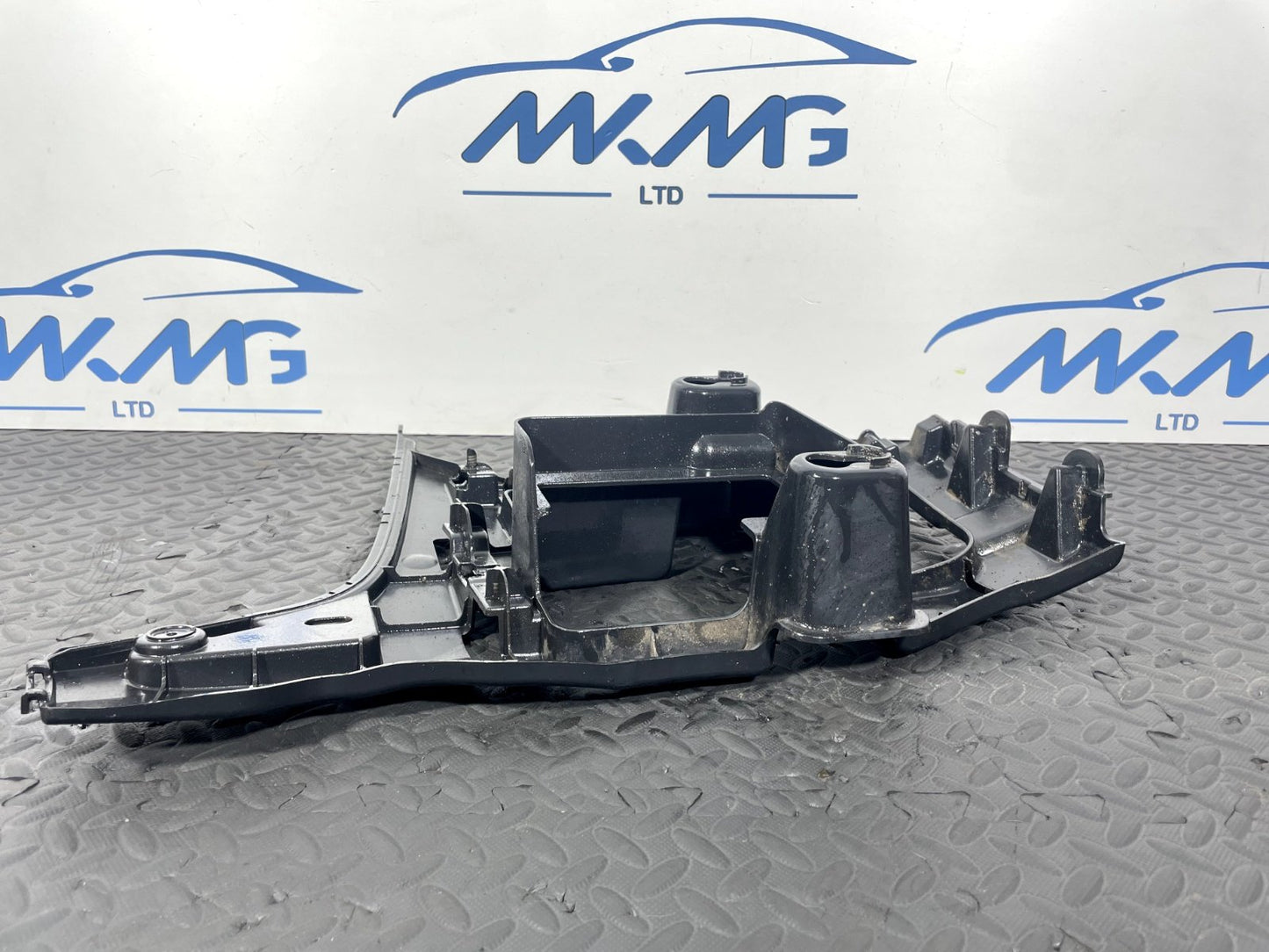14-21 BMW 2 SERIES F45 F46 OEM REAR PASSENGER LEFT SIDE BUMPER BRACKET 7318753